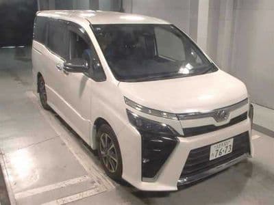 TOYOTA Voxy, 2017 год., лот 8036