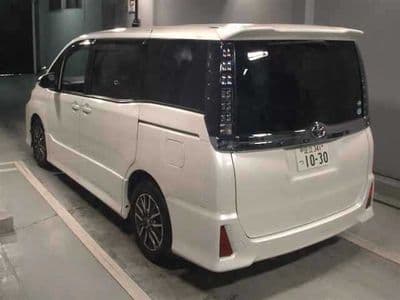 TOYOTA Voxy, 2014 год., лот 8213 - фото 2