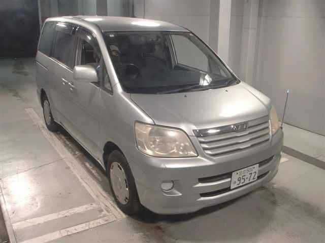 TOYOTA Noah, 2003 год., лот 8051