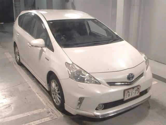 TOYOTA Prius Alpha, 2011 год., лот 8104