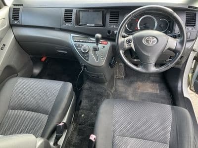 TOYOTA Isis, 2010 год., лот 20081 - фото 5