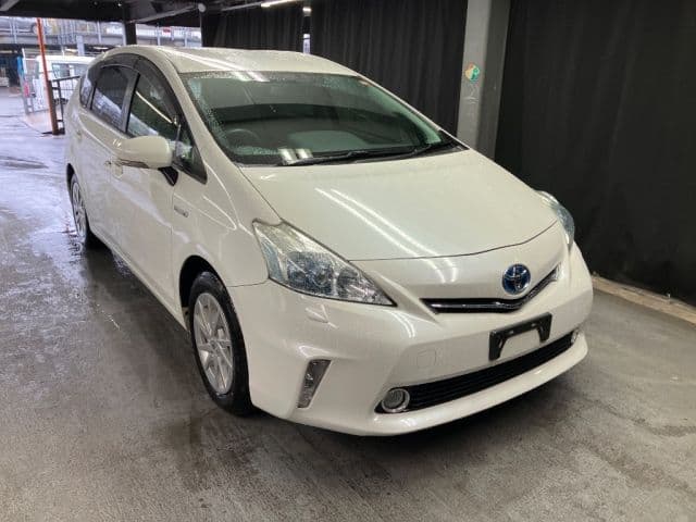 TOYOTA Prius Alpha, 2012 год., лот 1001