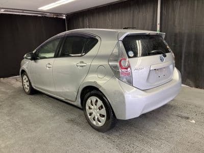 TOYOTA Aqua, 2012 год., лот 1033 - фото 2