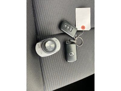 TOYOTA Voxy, 2015 год., лот 14035 - фото 10