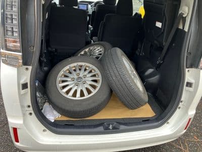 TOYOTA Voxy, 2015 год., лот 14035 - фото 9