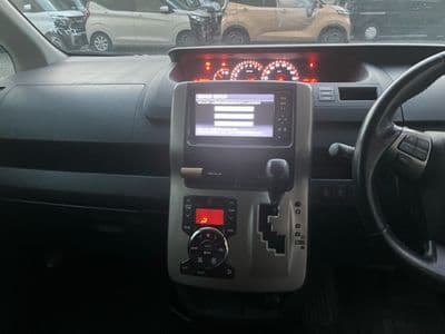 TOYOTA Noah, 2011 год., лот 10504 - фото 7