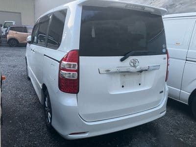 TOYOTA Noah, 2011 год., лот 10504 - фото 2