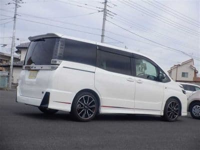 TOYOTA Noah, 2018 год., лот 14023 - фото 2