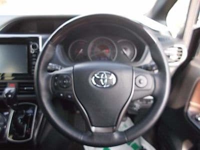 TOYOTA Esquire, 2017 год., лот 90052 - фото 9