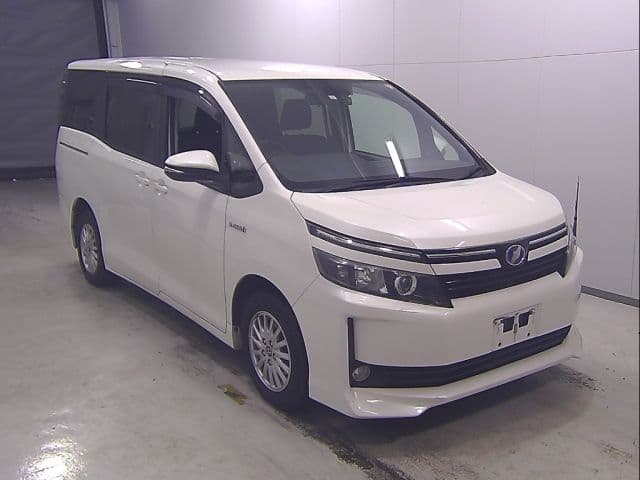 TOYOTA Voxy, 2015 год., лот 10064