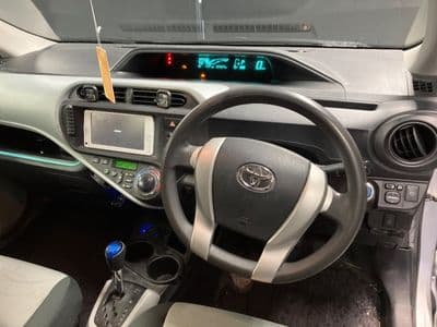TOYOTA Aqua, 2012 год., лот 1033 - фото 4