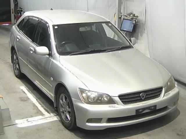 TOYOTA Altezza Wagon, 2004 год., лот 4021