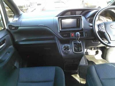 TOYOTA Voxy, 2014 год., лот 8213 - фото 8