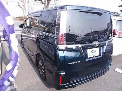 TOYOTA Esquire, 2017 год., лот 90052 - фото 2