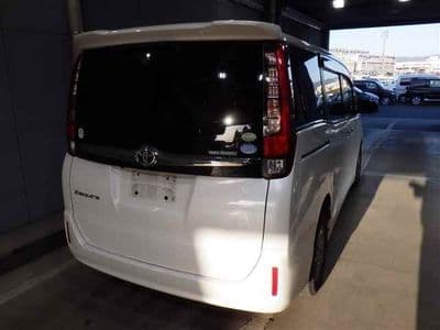 TOYOTA Esquire, 2017 год., лот 7007 - фото 2