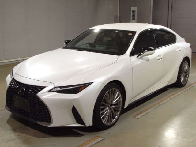 LEXUS Is, 2023 год., лот 10015