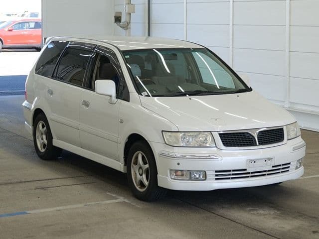MITSUBISHI Chariot Grandis, 2002 год., лот 2686