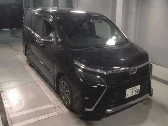 TOYOTA Voxy, 2020 год., лот 8032