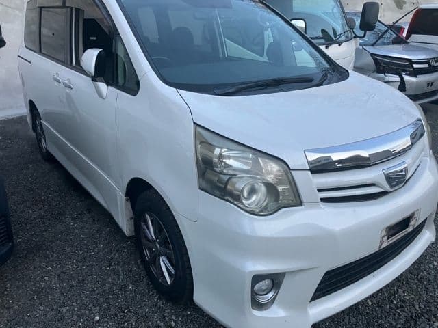 TOYOTA Noah, 2011 год., лот 10504